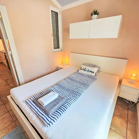 Mit Jacuzzi In By Interhome *
