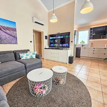 Mit Jacuzzi In By Interhome * 자드라보노