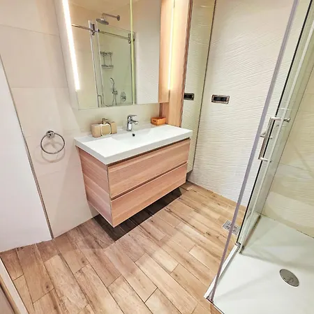 Mit Jacuzzi In By Interhome *