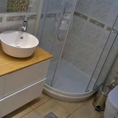 펜션 Mit Jacuzzi In By Interhome